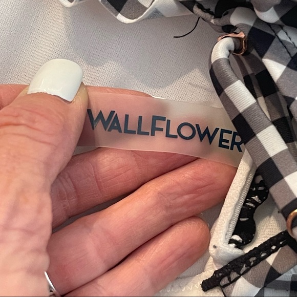 WALLFLOWER Black and White Gingham Bikini Swim Top Size S - Picture 7 of 9